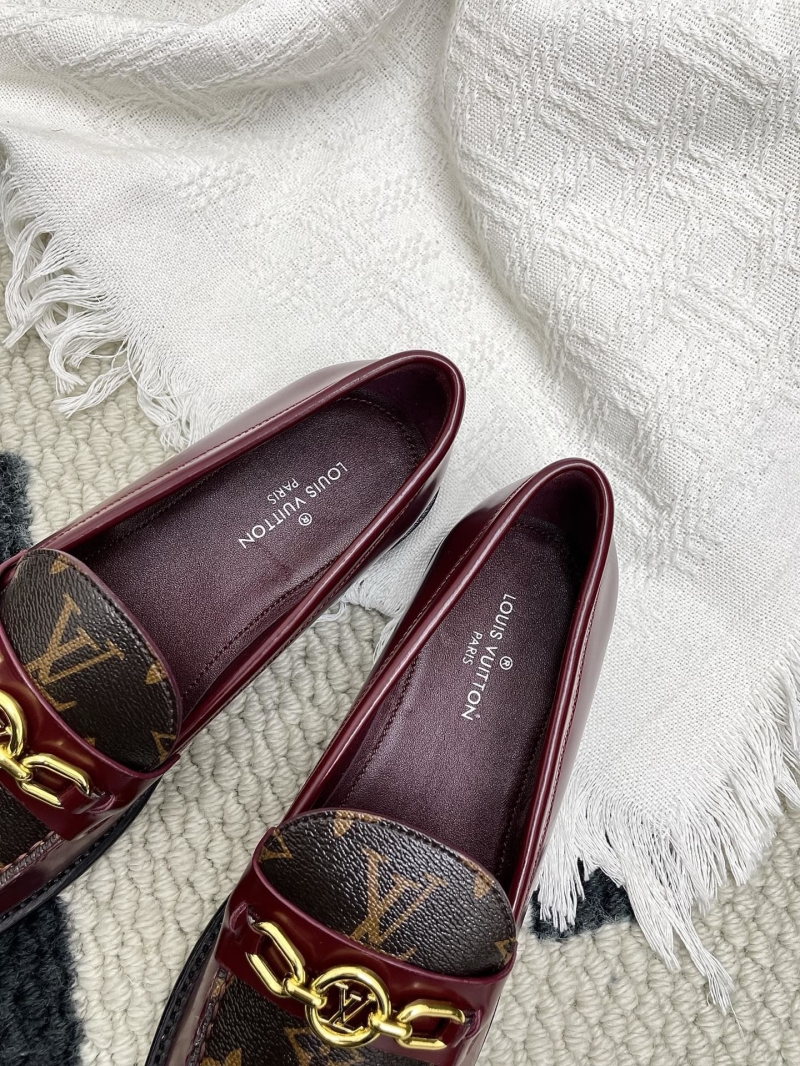 l0vis Vvtt0n loafers